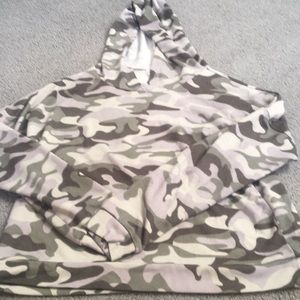 Camouflage hoodie crop top